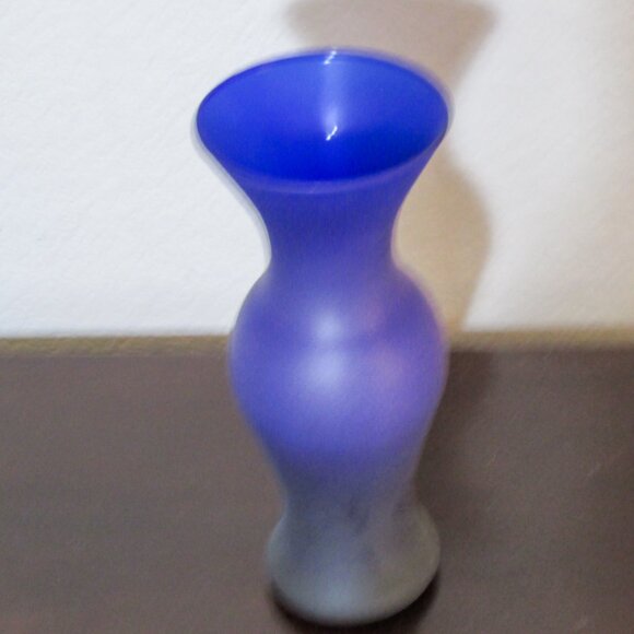 Purple Frosted Glass Vase - Picture 2 of 3
